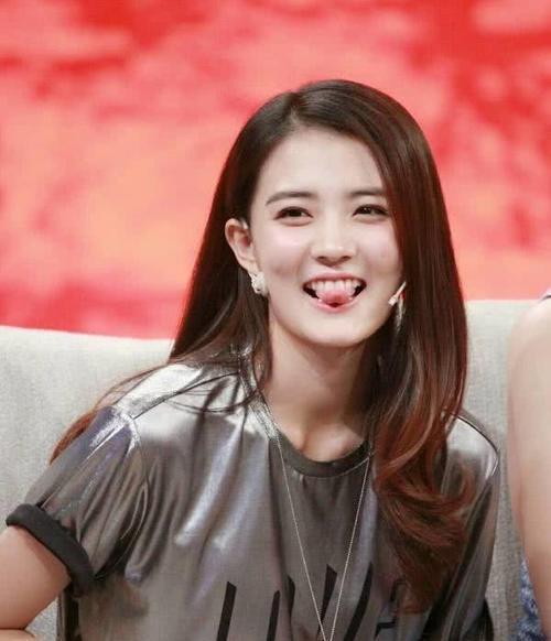 明星网红长得像女生,盘点那些长得像女生的帅气面孔”