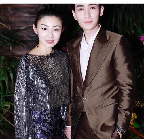 男明星网红老婆照片,男明星背后的美丽力量