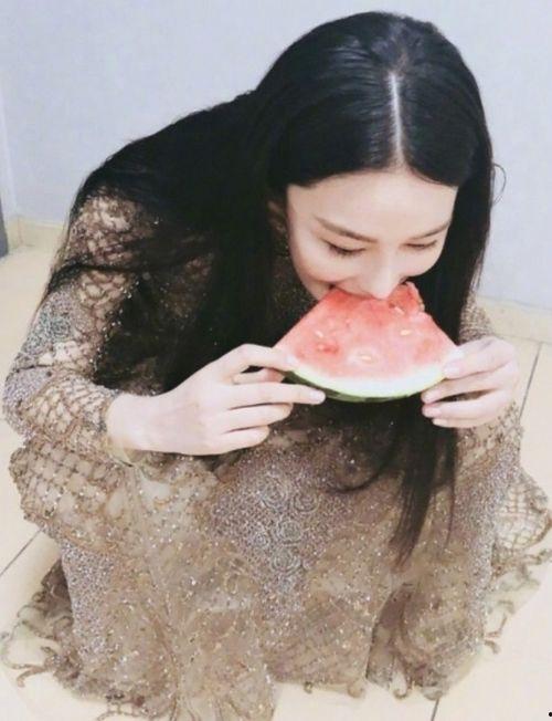 王楚然吃瓜爆料图片表情包,揭秘娱乐圈幕后故事