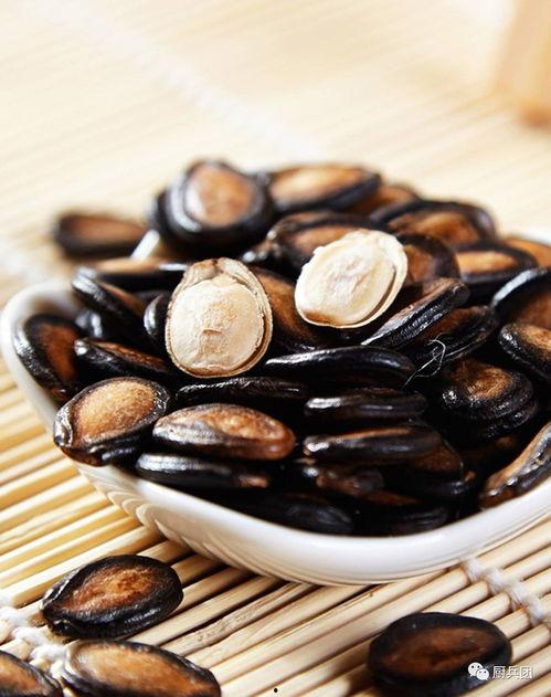 黑瓜子拿什么瓜做的吃,揭秘其独特的制作与食用之谜