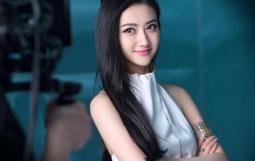 明星网红摇桥图片,潮流瞬间捕捉