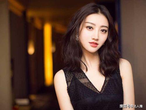 明星网红摇桥图片,潮流瞬间捕捉