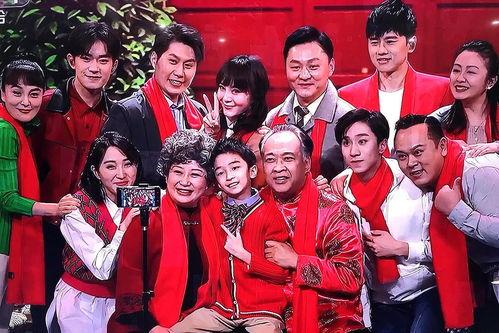 明星网红合唱惊喜视频,网红明星同框合唱，惊喜视频引网友热议